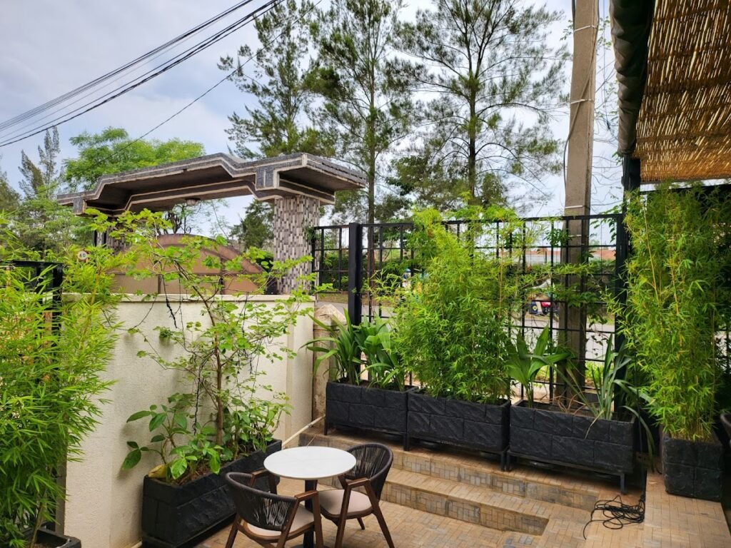 Mukati na Butta Café
